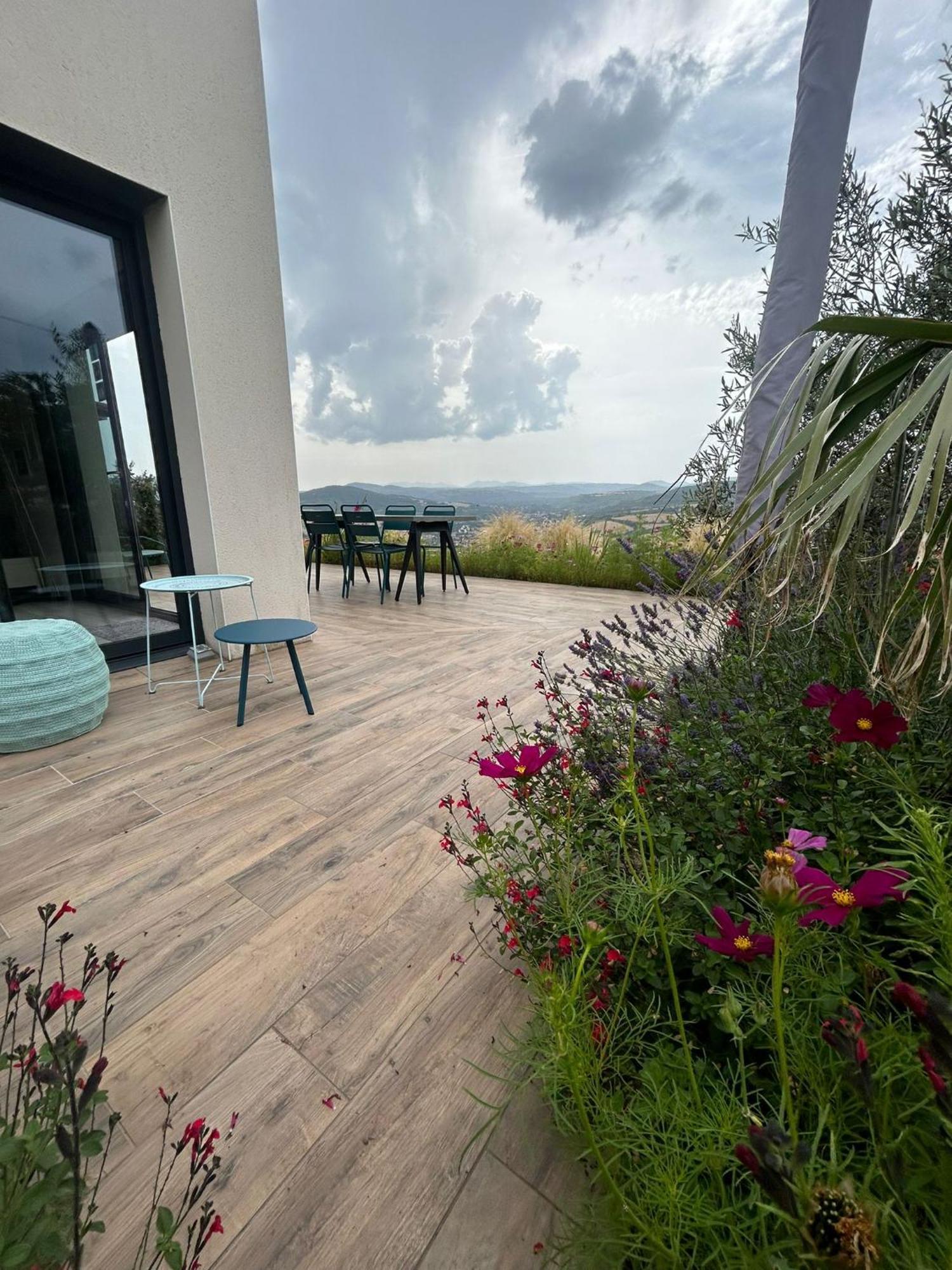 Villa L'Alphonsine à Veyre-Monton Extérieur photo